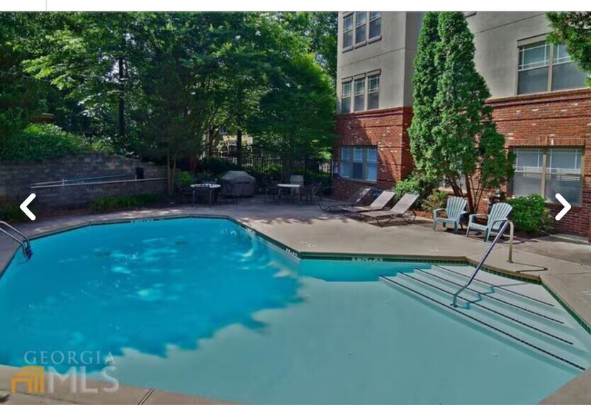 Community Pool, Grill for use. - 5559 glenridge dr,