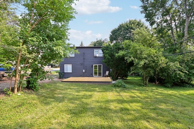 Building Photo - 732 Warrior Dr