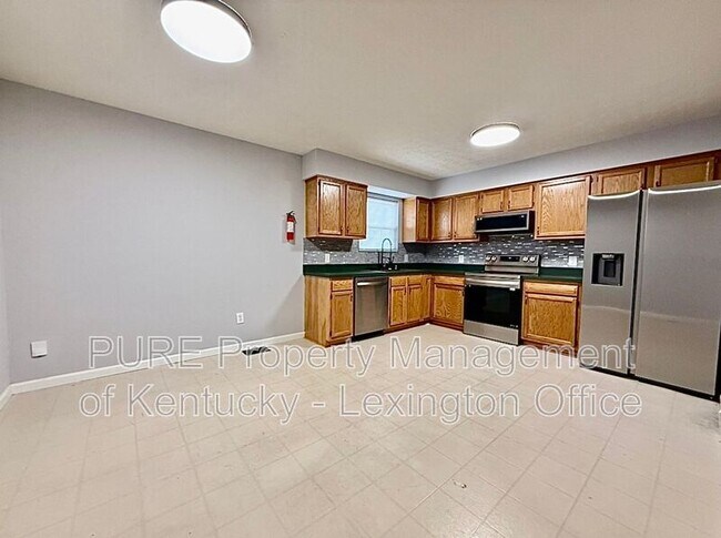 Building Photo - 520 Tomahawk Dr