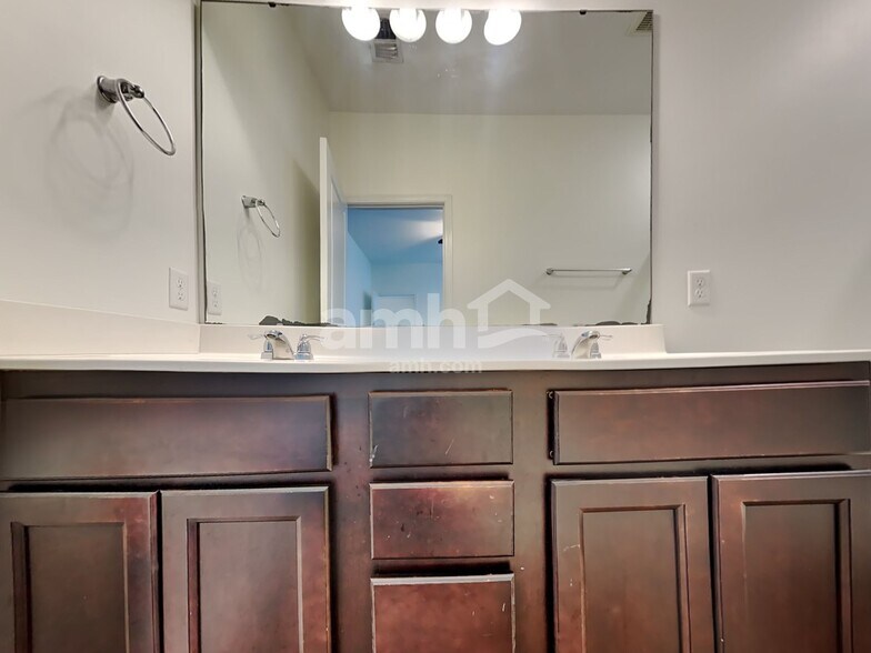 Building Photo - 218 Orion Way