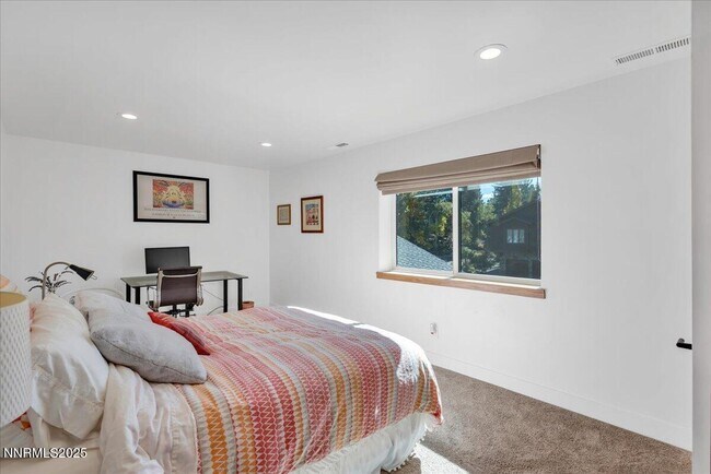 Building Photo - 1262 Hidden Woods Dr