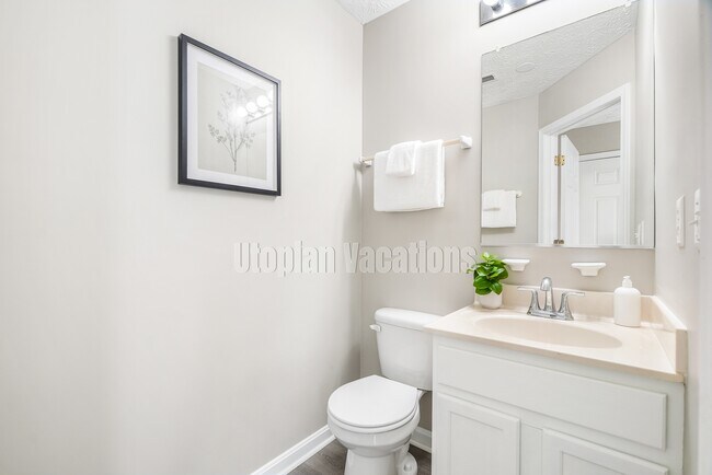 Building Photo - 10 Ironstone Ct