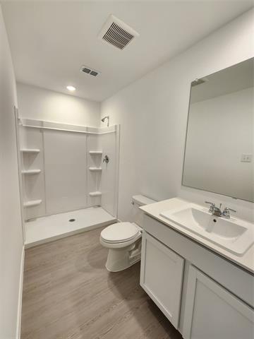 Building Photo - 1033 MacNab Dr