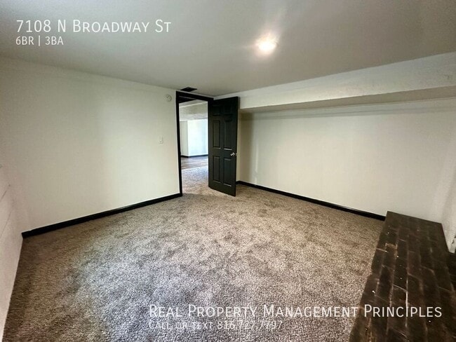 Building Photo - 7108 N Broadway