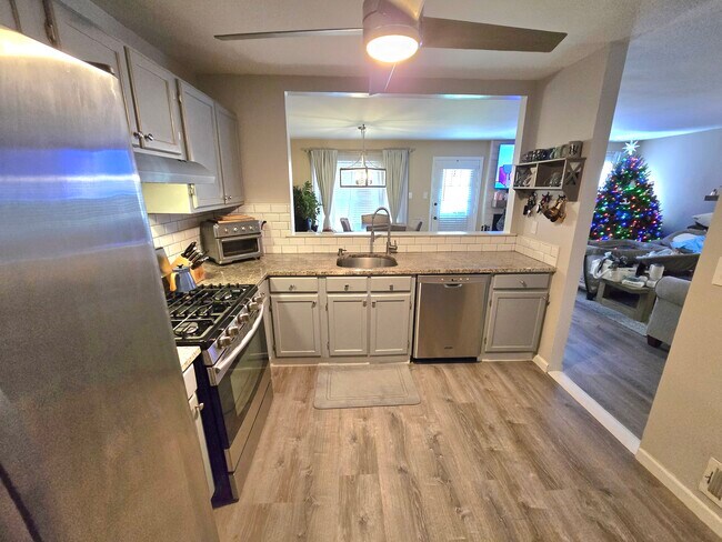 Building Photo - 9 Balsam Ct