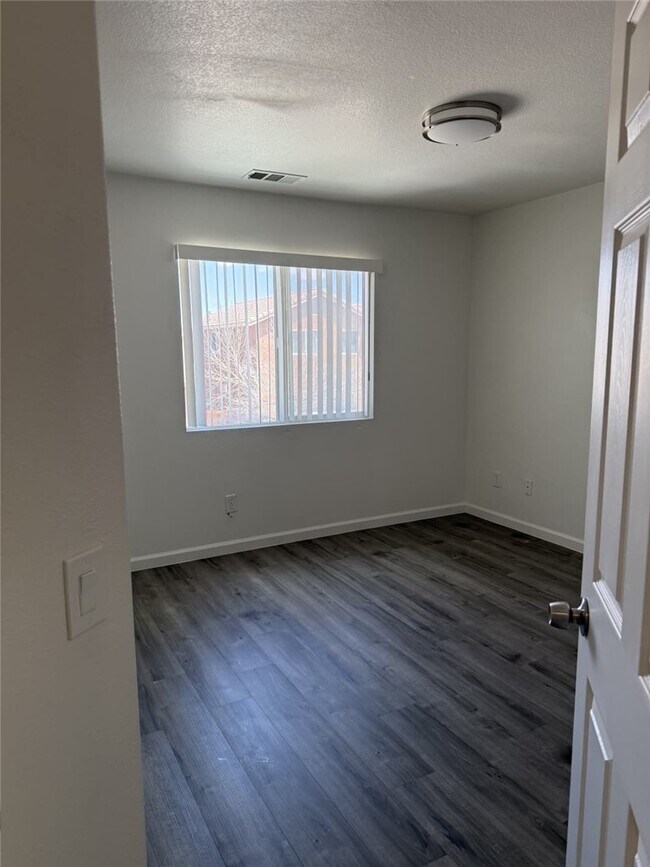 Building Photo - 12394 Freeport Dr