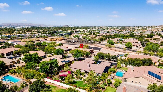 Building Photo - Welcome to this inviting Phoenix Rental - Available!
