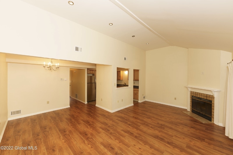 Building Photo - 12 Whispering Pines Rd
