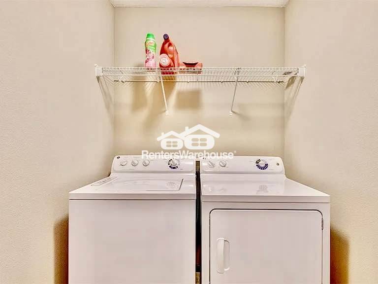 Building Photo - 1207 NE 7th Ln