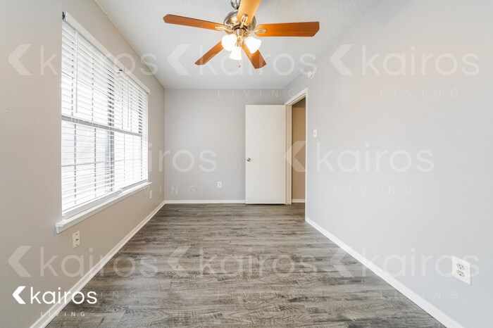 Building Photo - 2116 Woodnote Ln