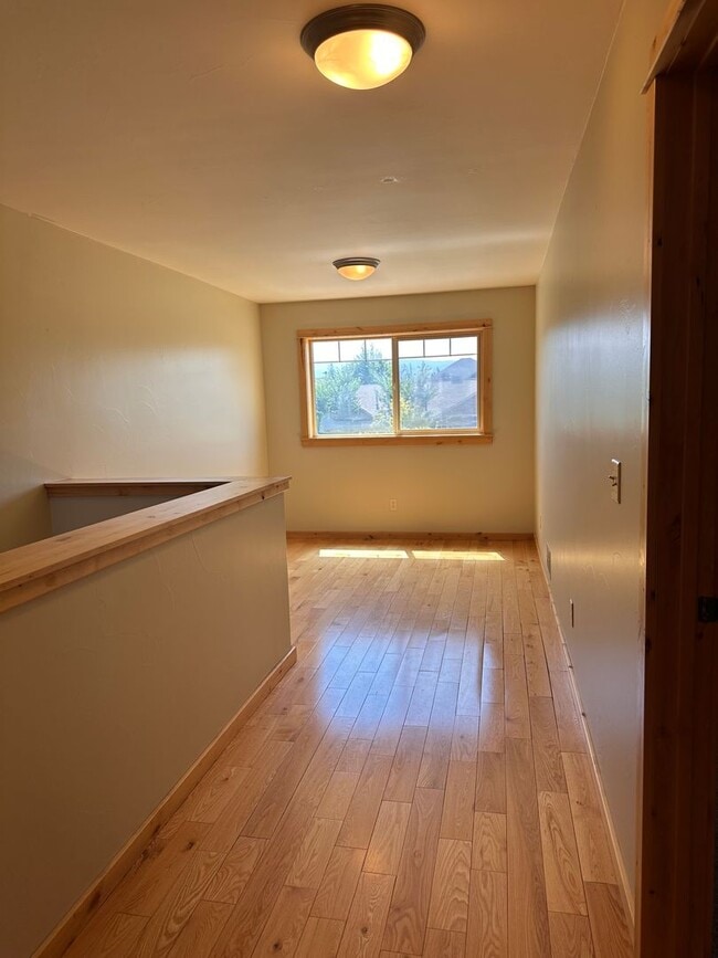 Building Photo - Gorgeous 3 Bedroom Home in Elk Grove Commu...