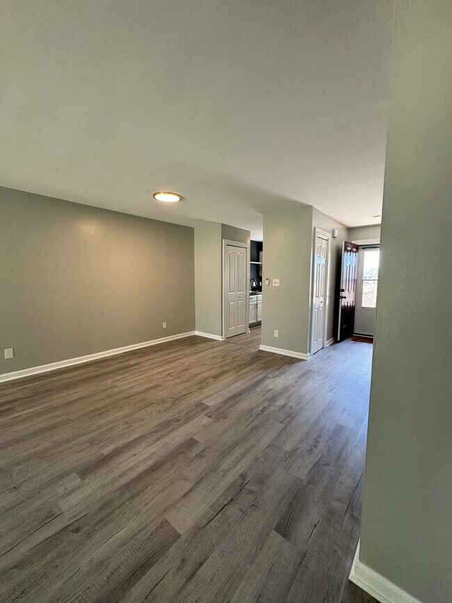 Building Photo - 3015 Old Bryan Dr