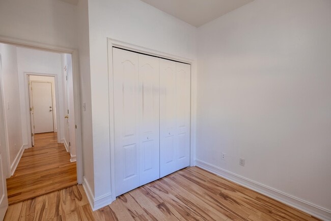 Building Photo - 3510 Gardenview Way