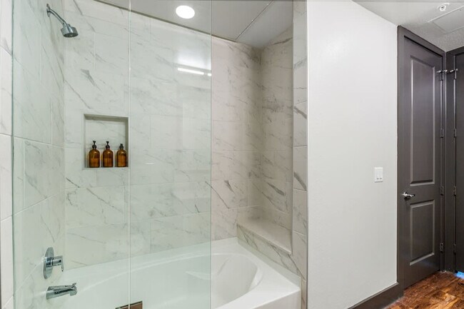 Building Photo - 9127 Research Blvd