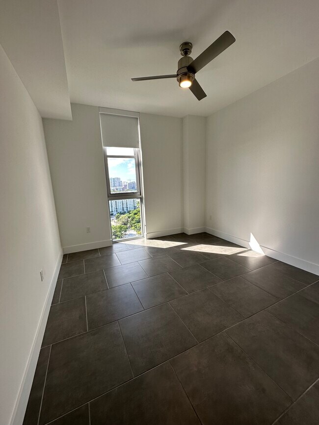 Building Photo - 235 NE 29th St