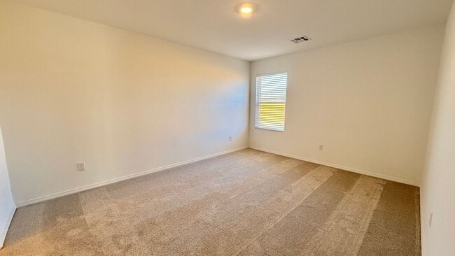 Building Photo - Brand New!! Cute 3 bed, 2 bath in Tuscany Lakes