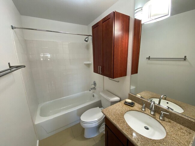 Building Photo - Available Now - 2 Bedroom 2 Bath Condo in ...