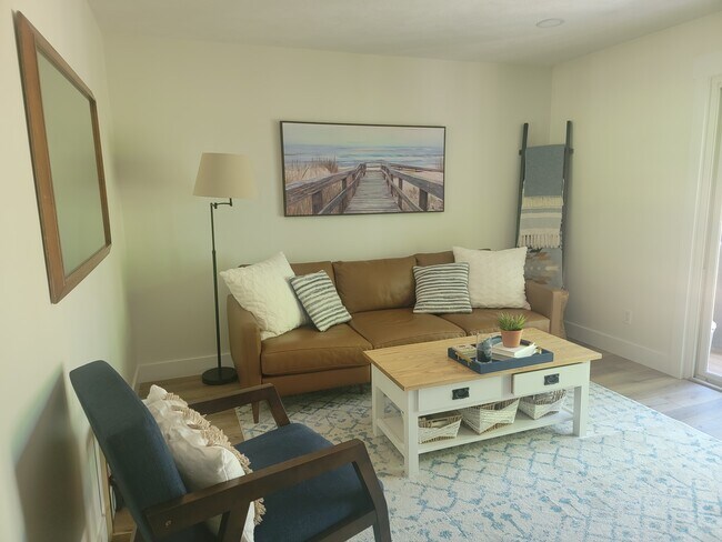 Building Photo - 9976 Edgewood Ave