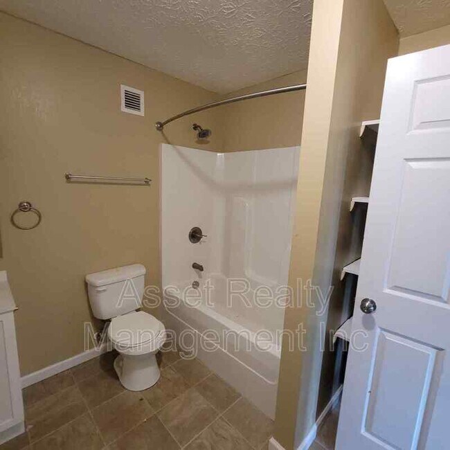 Building Photo - 2817 Colt Dr NE