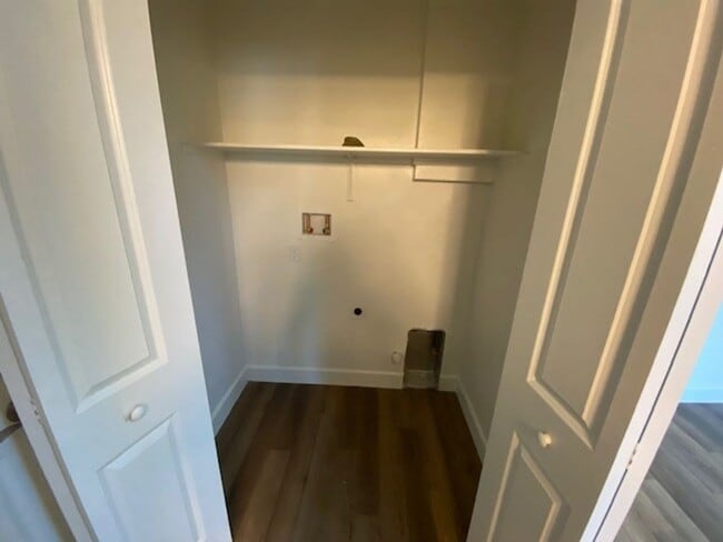 Building Photo - Immaculately Two Story Home Ready for Imme...