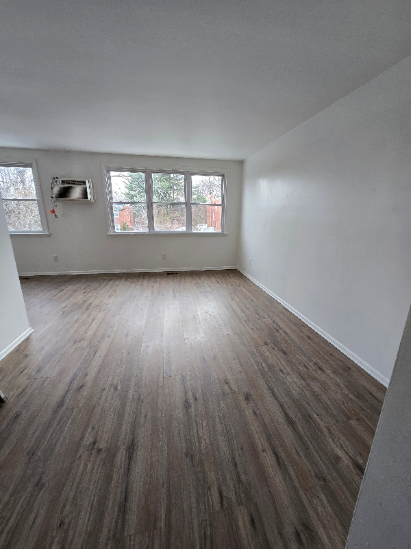 Building Photo - 222 Lockart Terrace