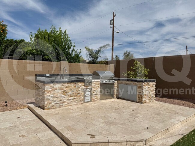 Building Photo - 1781 E Aster Pl