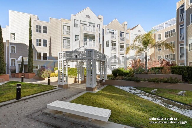 Building Photo - 550 Ortega Ave
