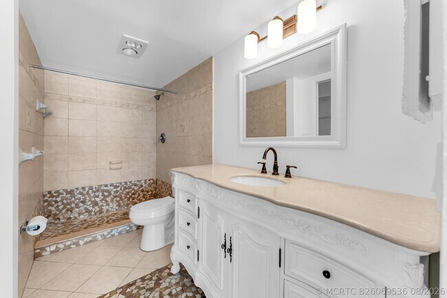 Building Photo - 931 Gardenia Dr