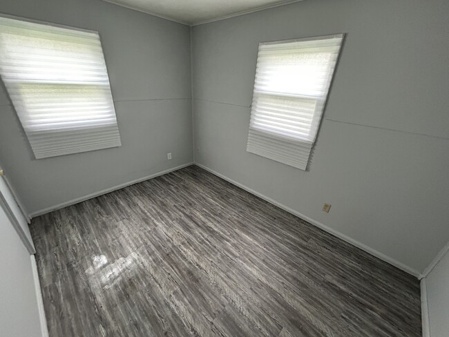 Building Photo - 909 Giddings St