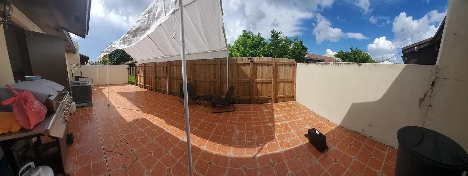 Building Photo - 11821 SW 123rd Ave