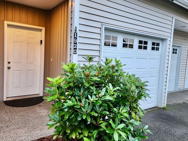 Building Photo - Beautiful 3 Bed / 2.5 Bath Townhome in Lake Stevens