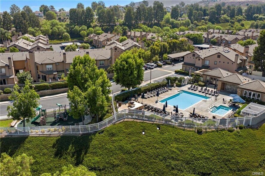 Building Photo - 922 S Country Glen Way