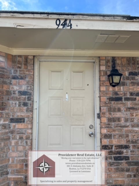 Building Photo - 944 Sybil Dr