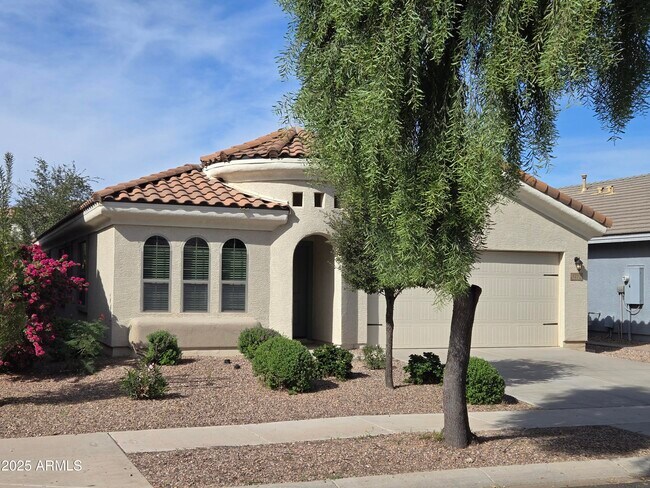 Primary Photo - 3412 S Luiseno Blvd