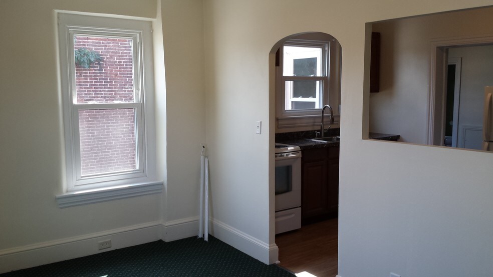 Living Room - 209 Union St