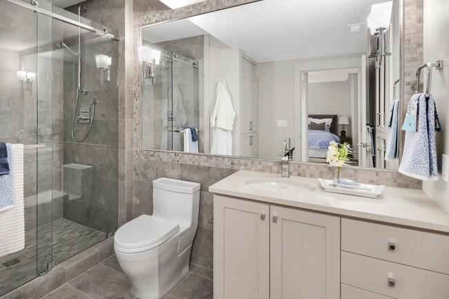 Building Photo - 6Bd/6.5Ba Clyde Hill House