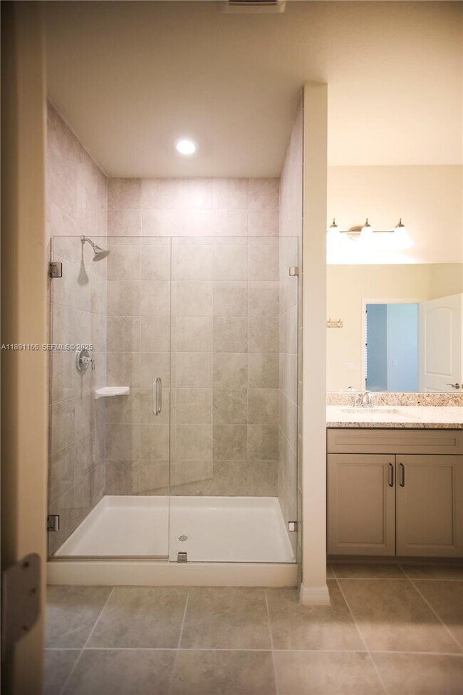 Building Photo - 8293 Cadre Noir Rd