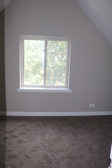 Bedroom - 939 W 34th St