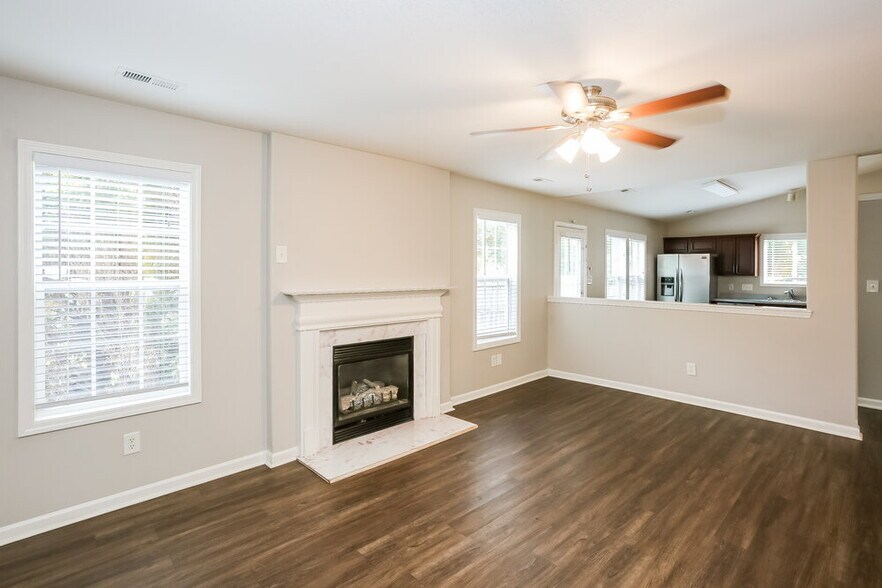 Building Photo - 1223 Hipp Rd