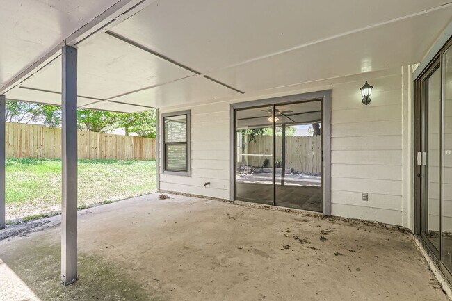 Building Photo - Ready for Move In!
