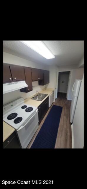 Building Photo - 3550 Sable Palm Ln