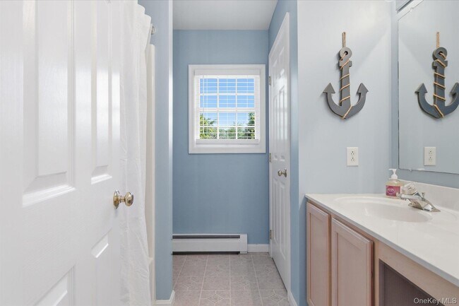 Building Photo - 59 Peconic Ave