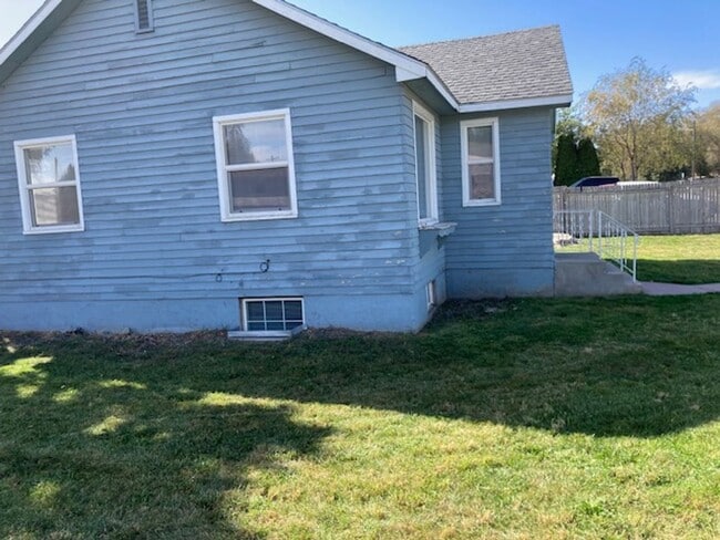 Building Photo - Coming Soon !2 bedroom, one bath home in Caldwell