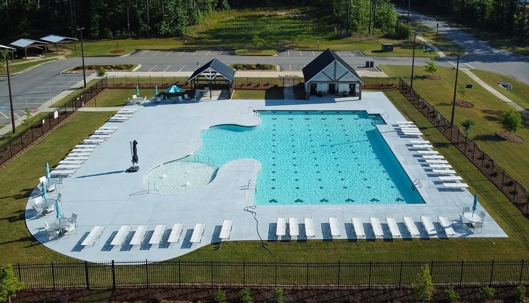 Building Photo - 2036 Warbler Dr