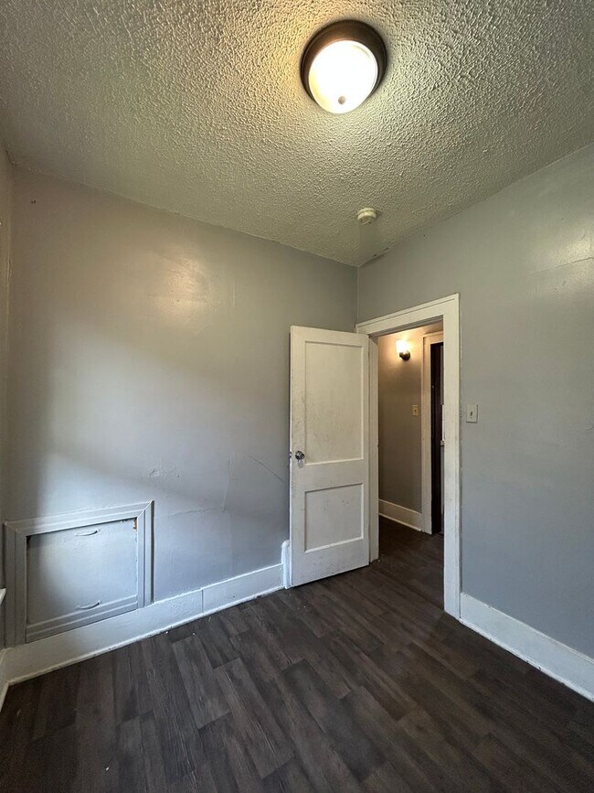 Building Photo - Updated 3-Bedroom, 1-Bathroom Home – $1,40...