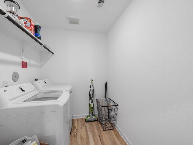 Building Photo - 6210 Glenwick Park Rd