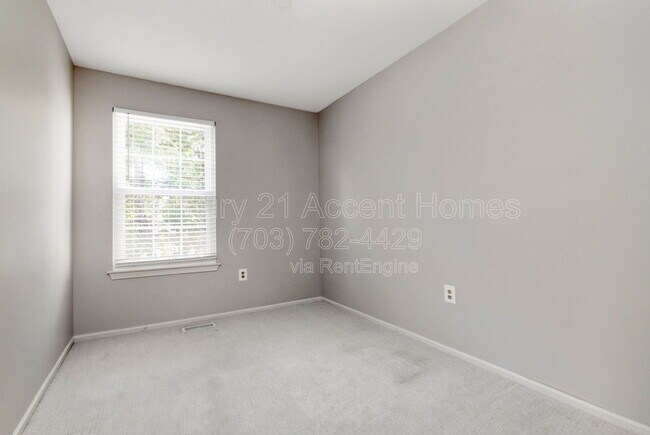 Building Photo - 2881 Burgundy Pl