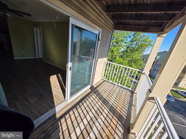 Building Photo - 1055 Gardenview Loop