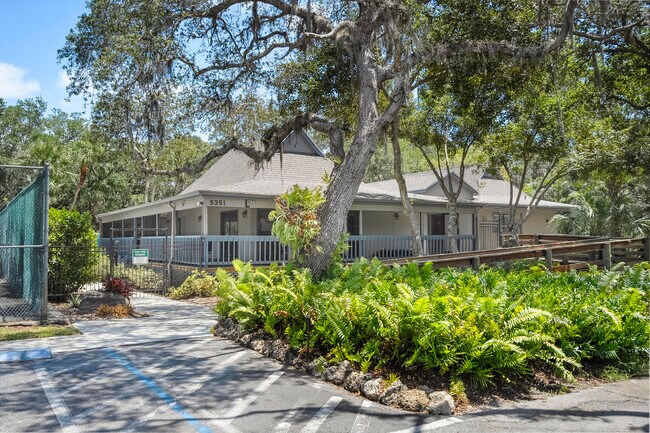 Building Photo - 5300 SE Schooner Oaks Way