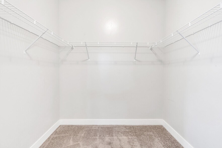 Building Photo - 751 E 250 N
